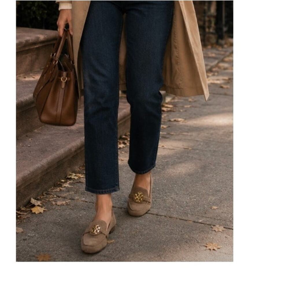 Tory Burch Suede Loafers Taupe Gold Logo Driving Moc Flats Size 8